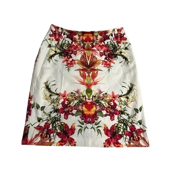 Apana Dresses & Skirts - Floral Chic Woman's knee length Pencil Skirt **please Read **